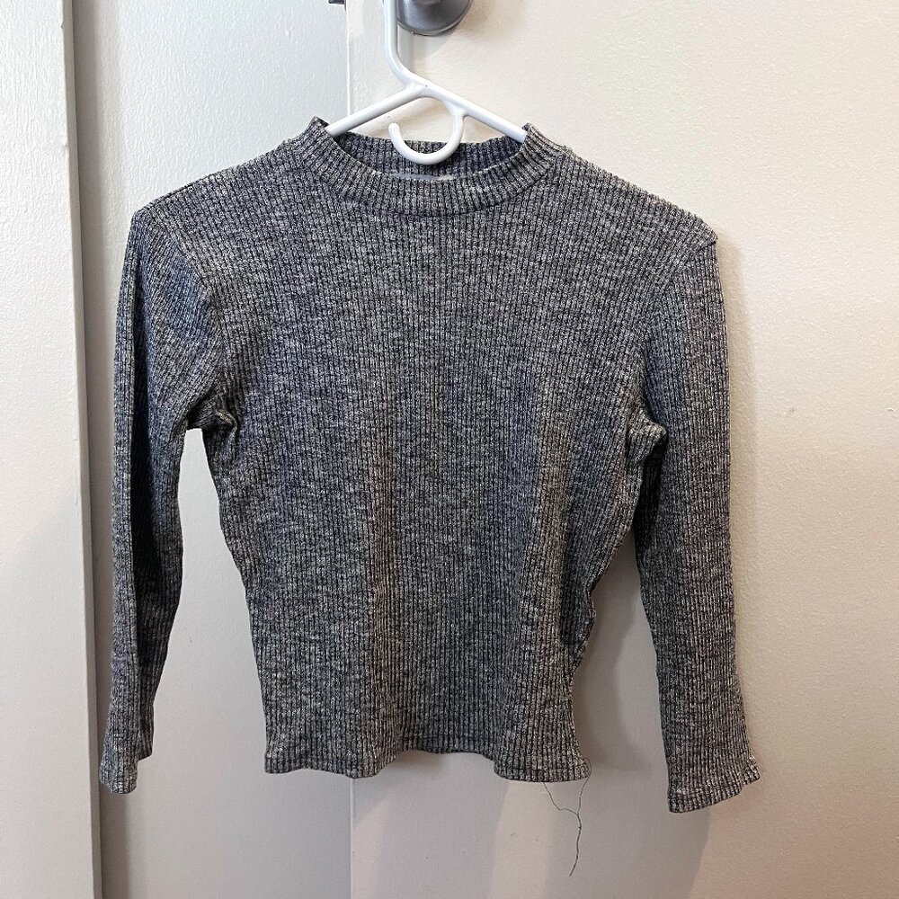 Charlotte Russe Gray Long Sleeve Shirt